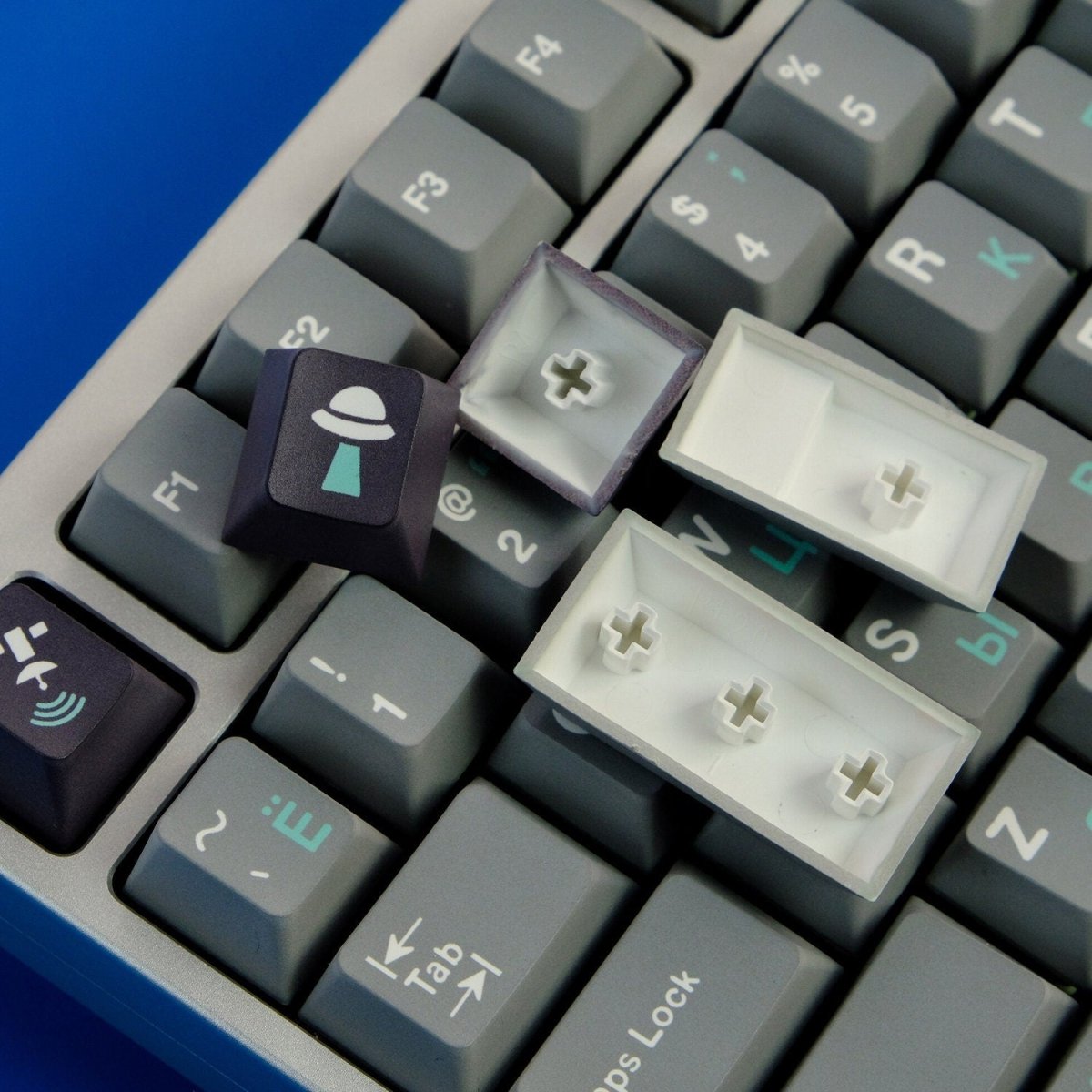 Cool Gray Binary Mist Theme Russian Keycap Set