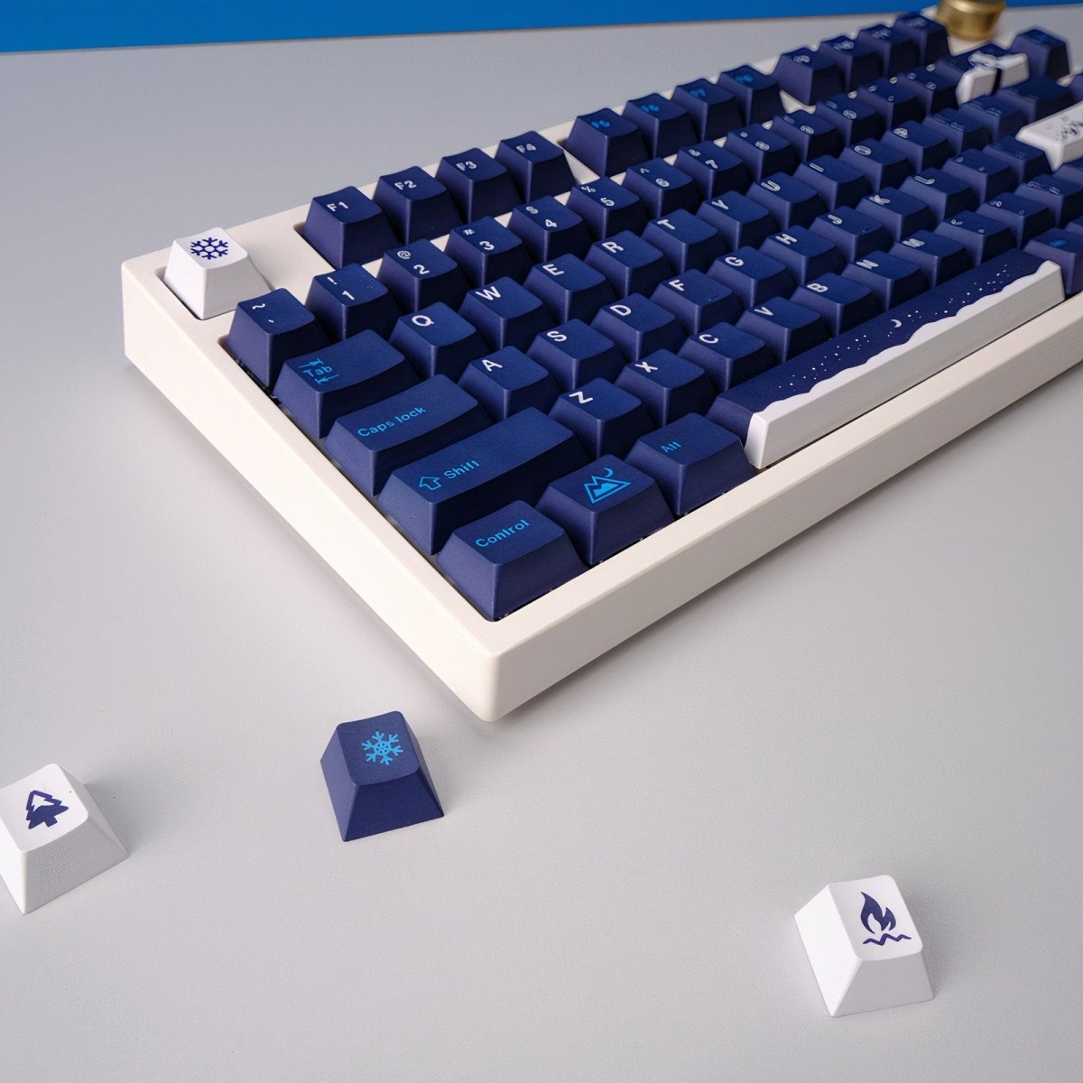 Cool Snowy Night Theme Gradient Keycap Set