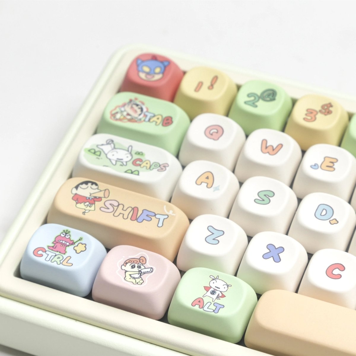 Cute Crayon Shin-Chan Theme Artisan Keycap Set