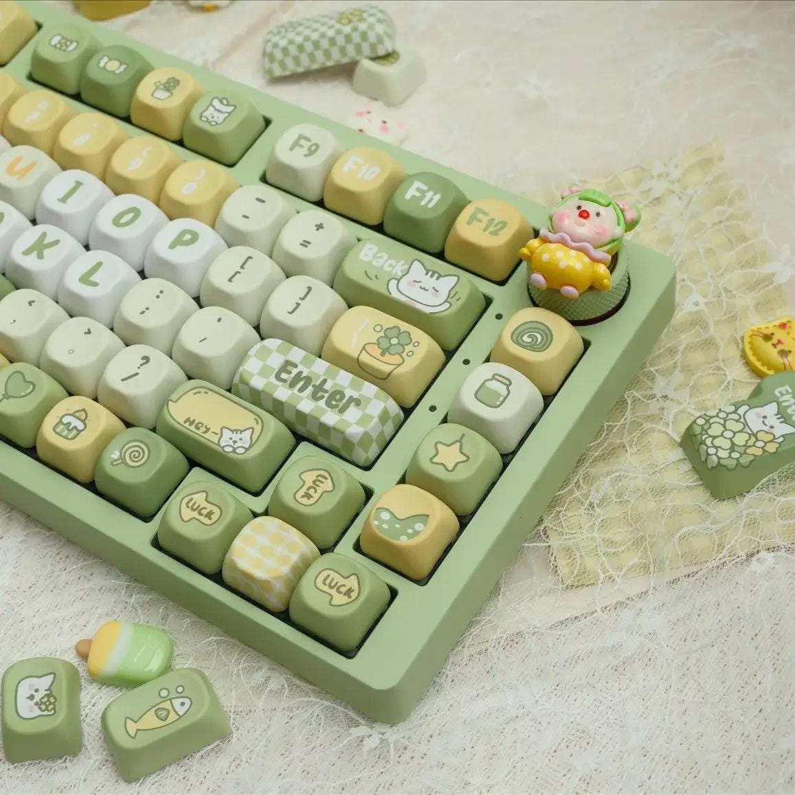Cute Green Lucky Cat Theme Artisan Keycap Set