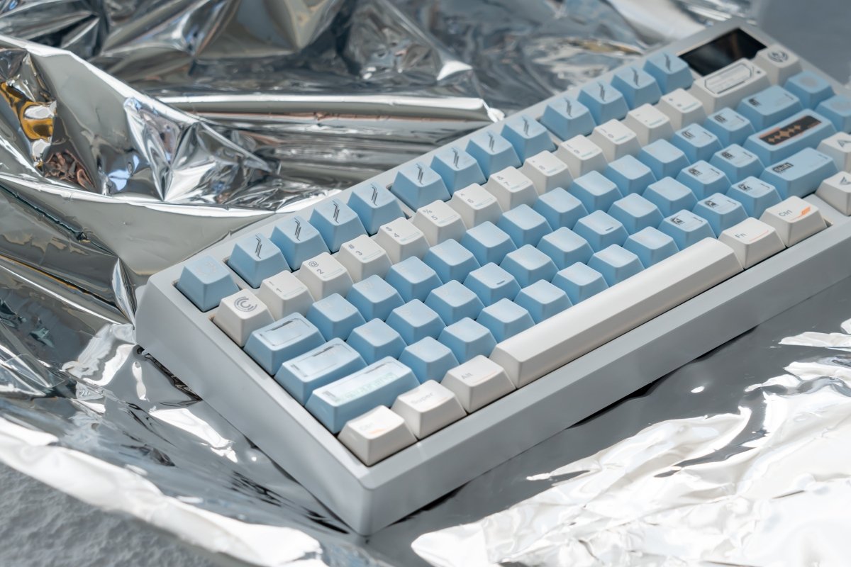 Space Station - Themed Blue Artisan Keycap Set