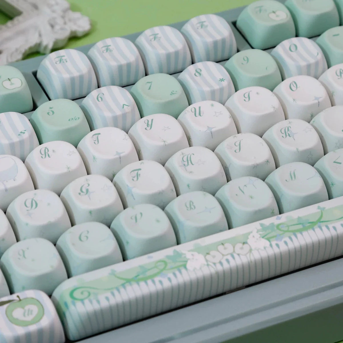 Spring Bunny Orchard Keycap Set