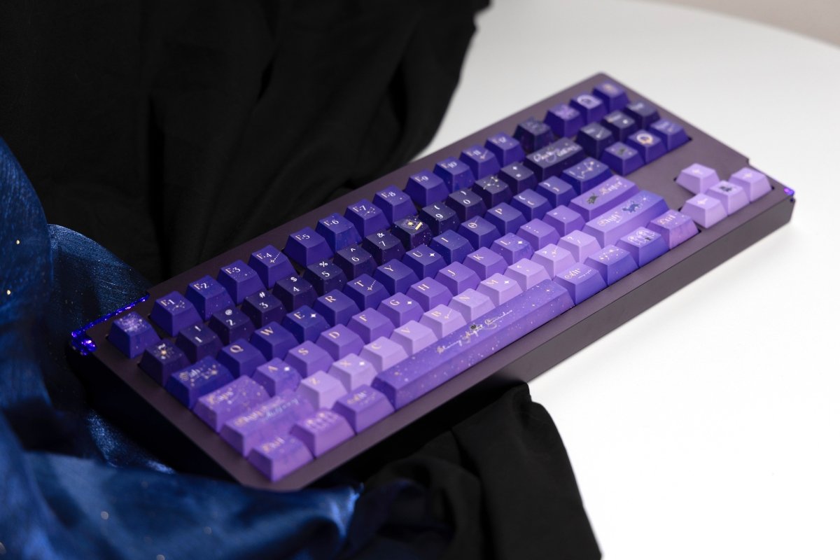Starry Night Corridor - Themed Gradient Keycap Set