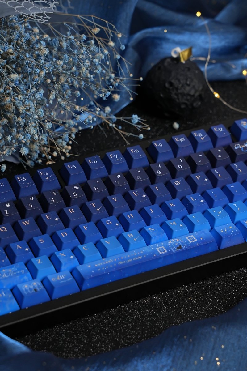 Starry Night Corridor - Themed Gradient Keycap Set